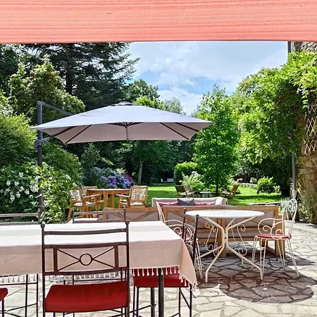 Alojamento de Acomodação e Pequeno-almoço Un Jardin Secret