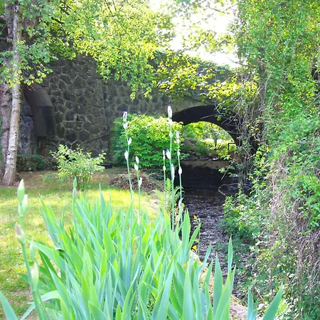 Alojamento de Acomodação e Pequeno-almoço Un Jardin Secret Yzeron